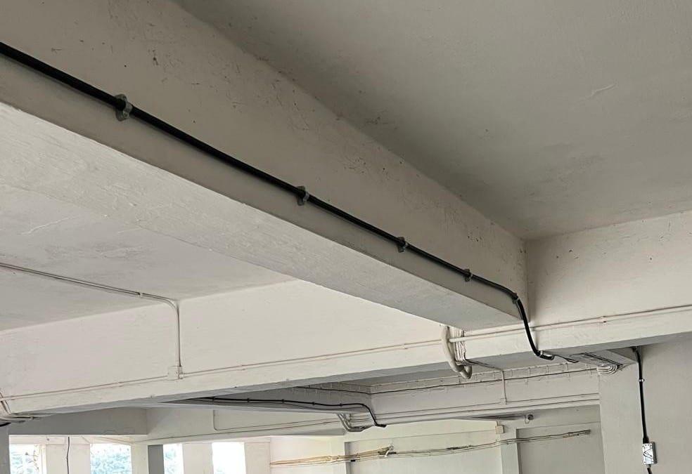 村屋・沿樑底走線入車位｜村屋・獨立屋充電樁安裝